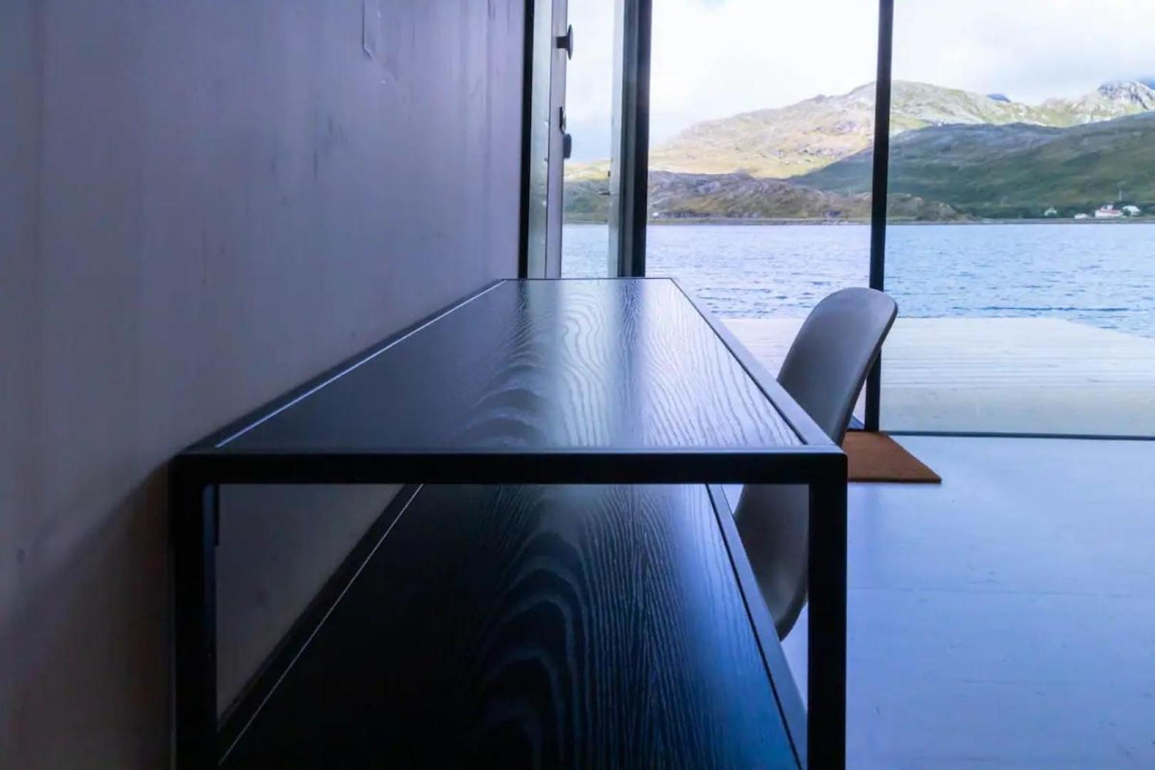 Oceanview Mini-House - Stunning Views Lägenhet Ramberg Exteriör bild